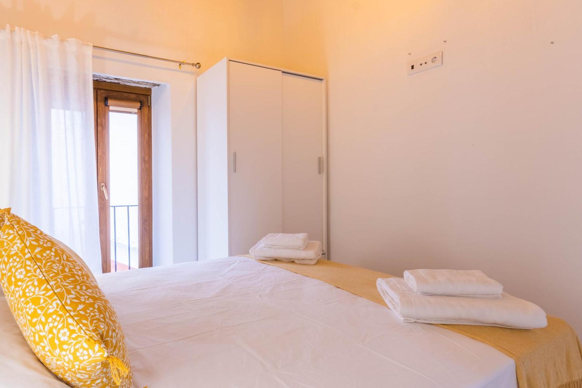 Apartamentos Miguel De Cervantes Centro Cordova Esterno foto