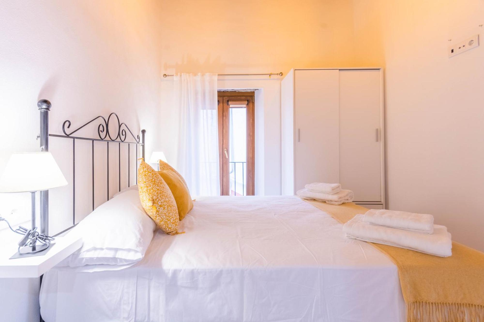 Apartamentos Miguel De Cervantes Centro Cordova Esterno foto